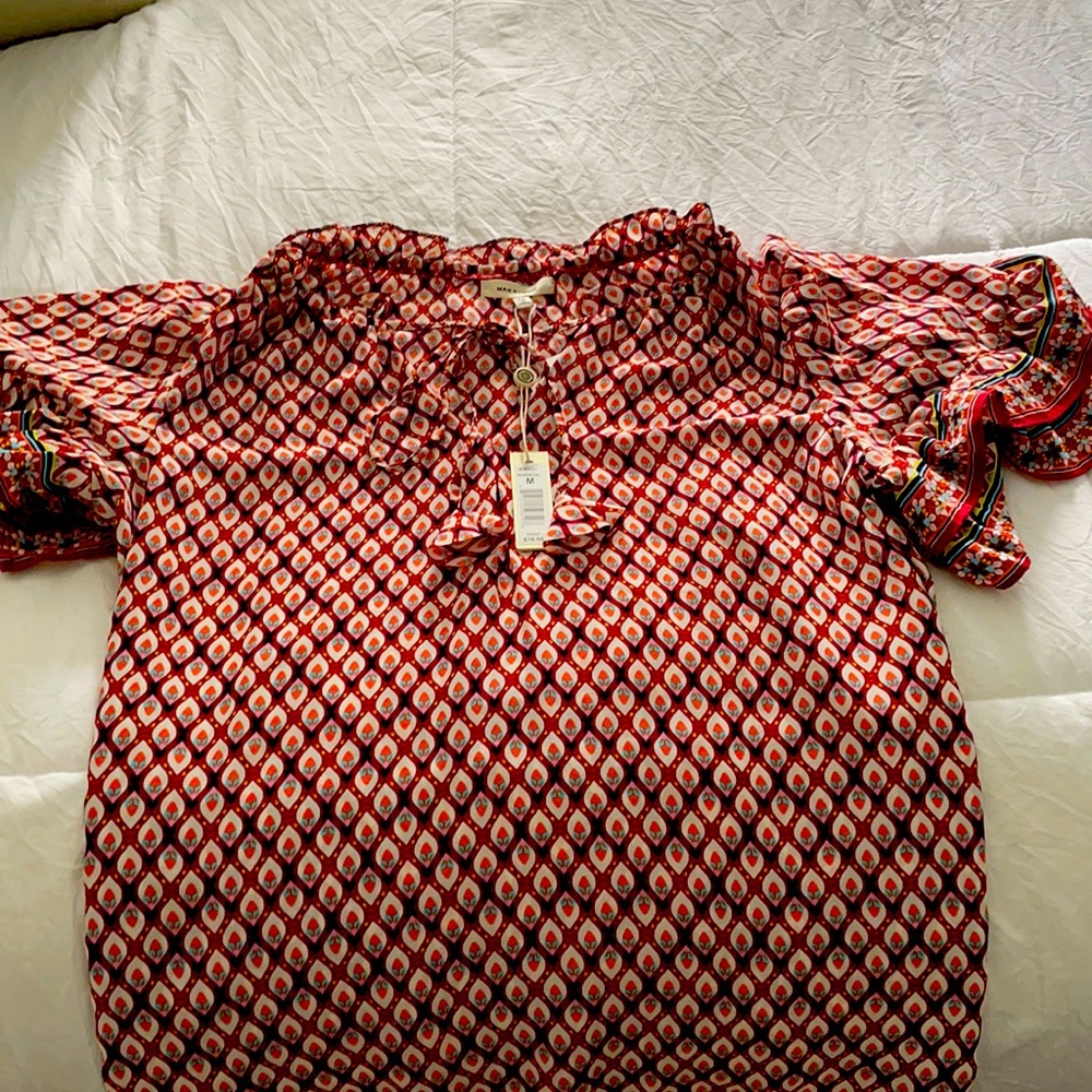 New Max Studio printed top. Brand new. Size M